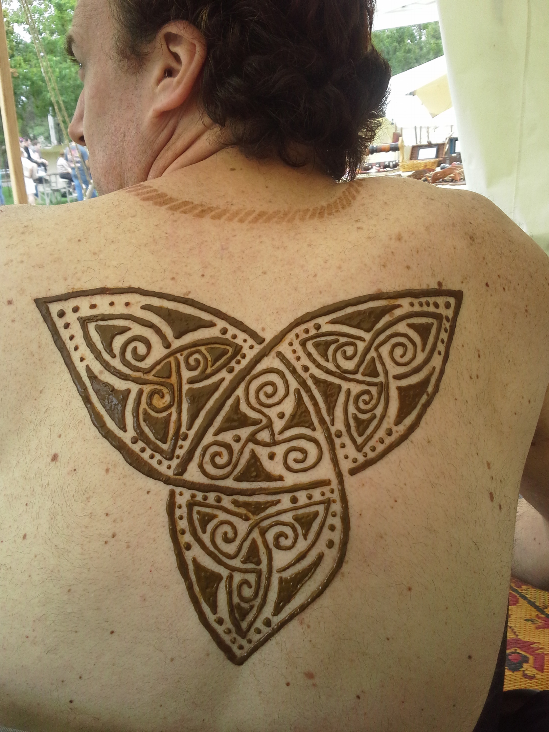 henna back